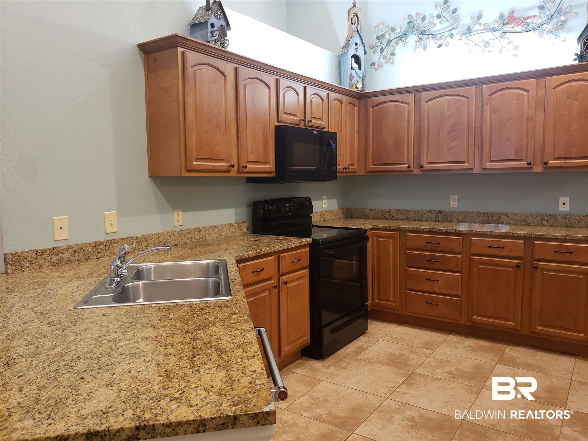 204 Wyld Palms Drive, Unit 204 Foley, AL 36535 - Photo 11 of 34 Granite counters