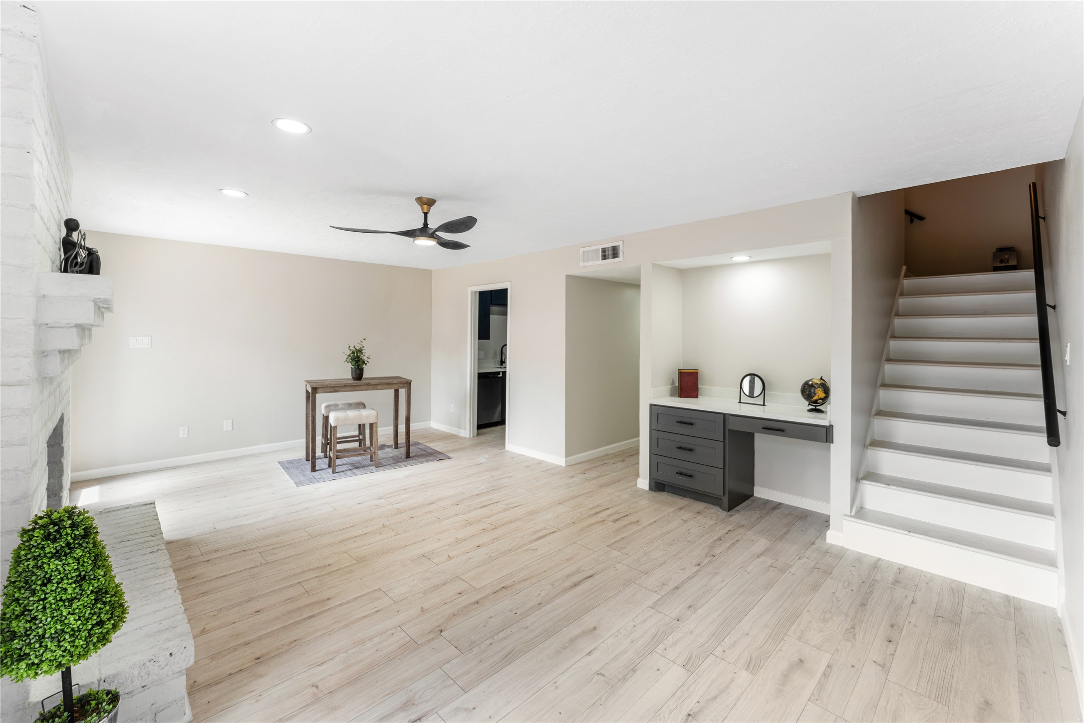 9425 Fondren Road Houston, TX 77074 - Photo 16 of 29