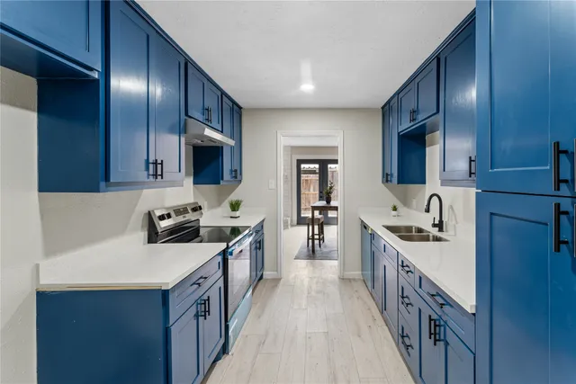 $2,100 | 9425 Fondren Road, Houston, TX 77074