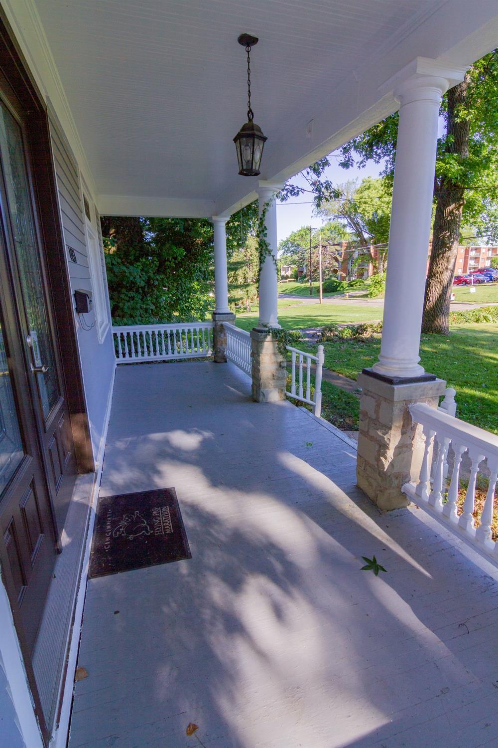 4453 Foley Road Cincinnati, OH 45238 - Photo 3 of 38