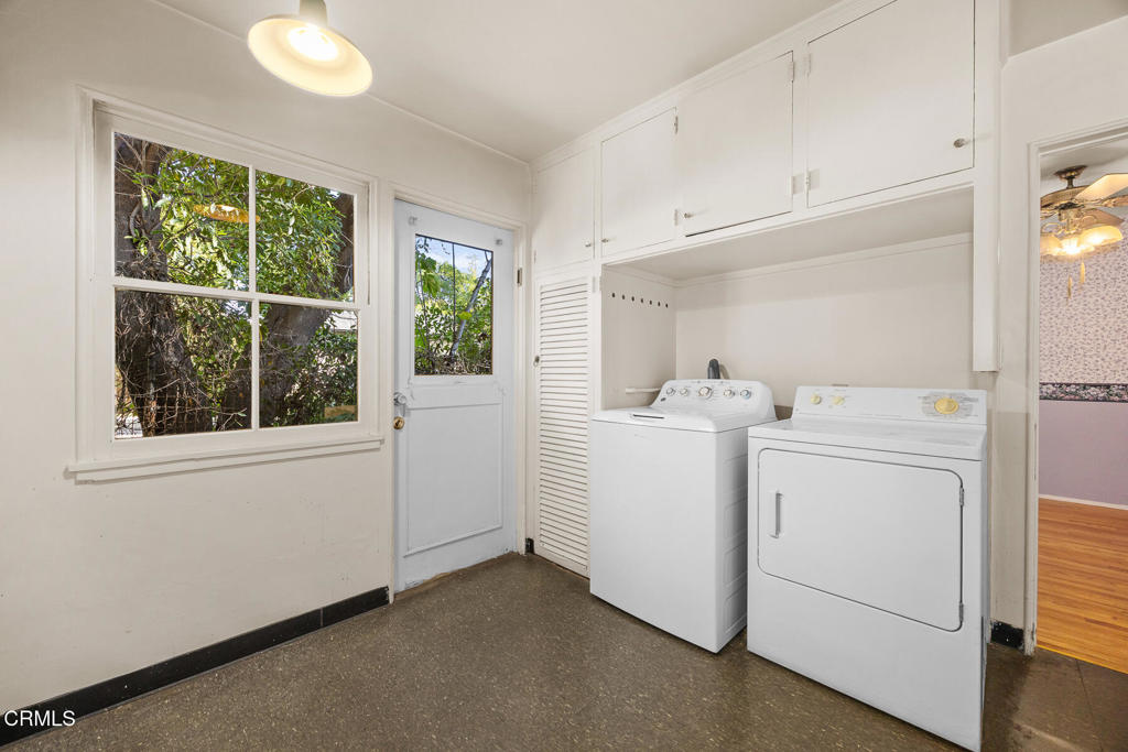 1020 Foothill Street South Pasadena, CA 91030 - Photo 14 of 34 Laundry Area