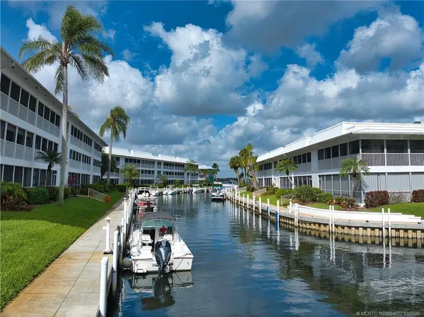 $335,000 | 1862 Southwest Palm City Road, Unit 203, Stuart, FL 34994