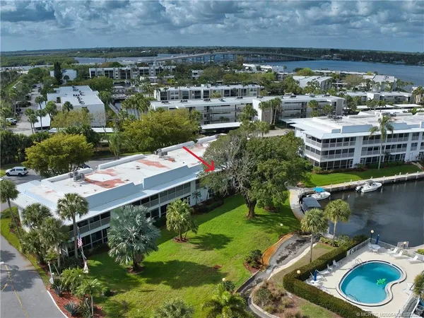 $335,000 | 1862 Southwest Palm City Road, Unit 203, Stuart, FL 34994