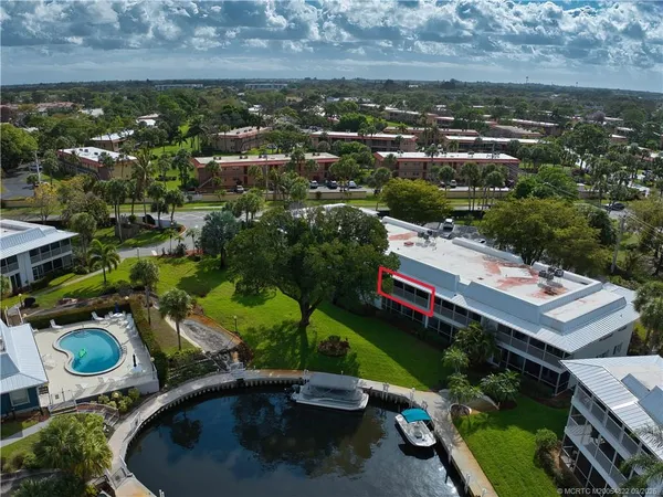 $335,000 | 1862 Southwest Palm City Road, Unit 203, Stuart, FL 34994