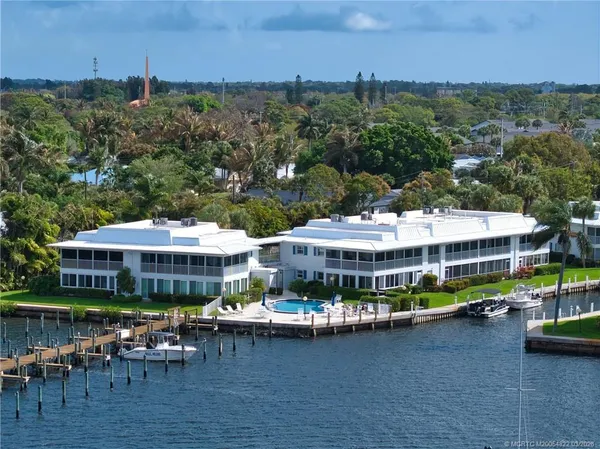 $335,000 | 1862 Southwest Palm City Road, Unit 203, Stuart, FL 34994