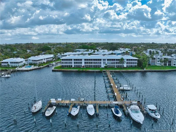 $335,000 | 1862 Southwest Palm City Road, Unit 203, Stuart, FL 34994