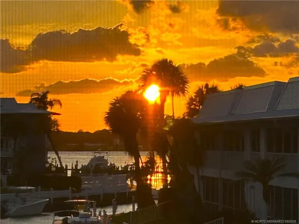 $335,000 | 1862 Southwest Palm City Road, Unit 203, Stuart, FL 34994