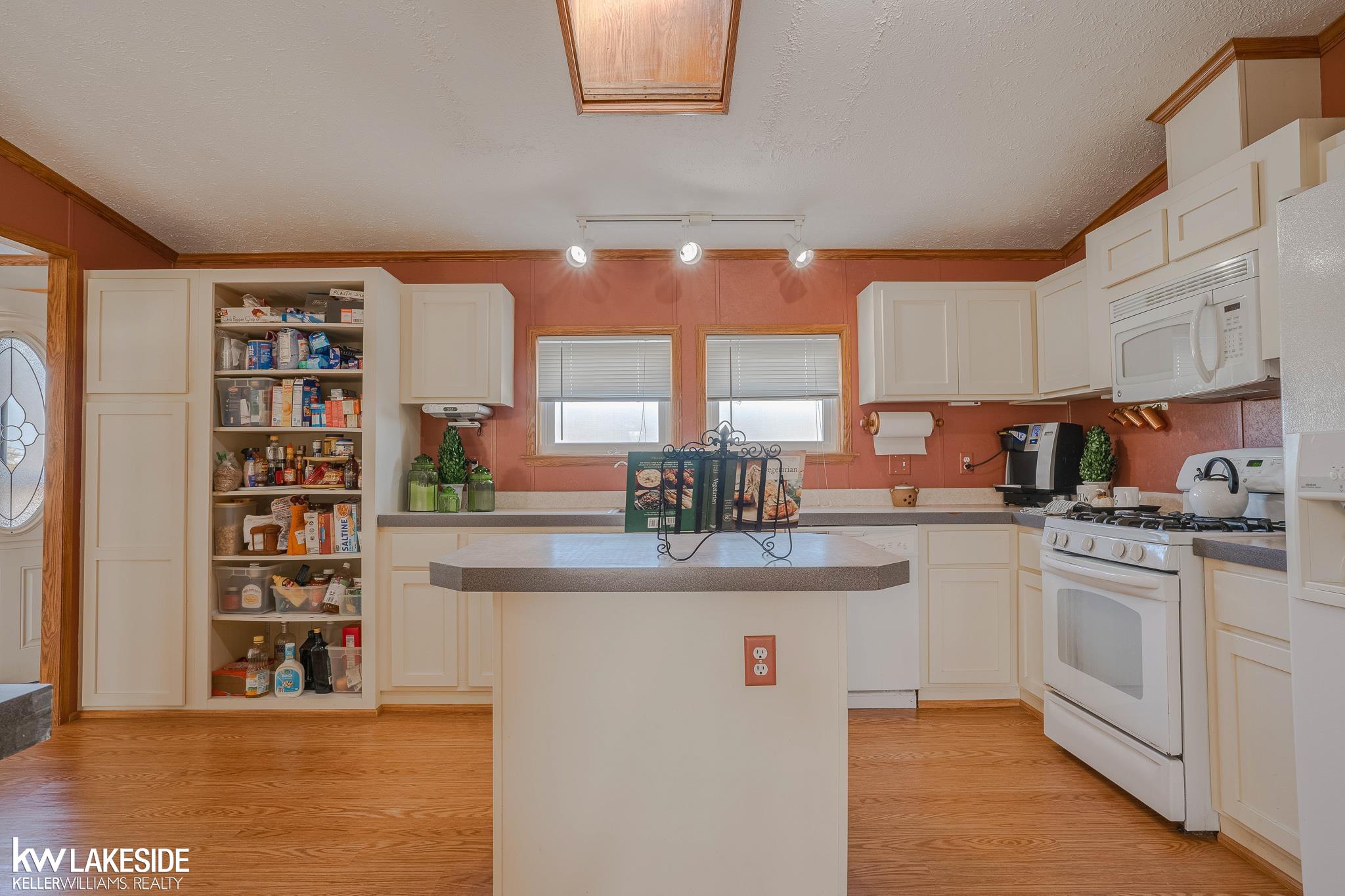7073 Wildcat Road Jeddo, MI 48032 - Photo 7 of 54