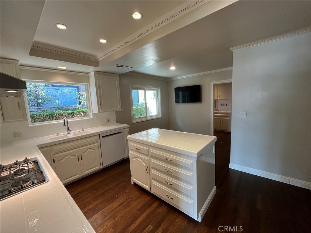 5441 Burning Tree Drive La Canada Flintridge, CA 91011 - Photo 9 of 32 a kitchen with a stove and a sink