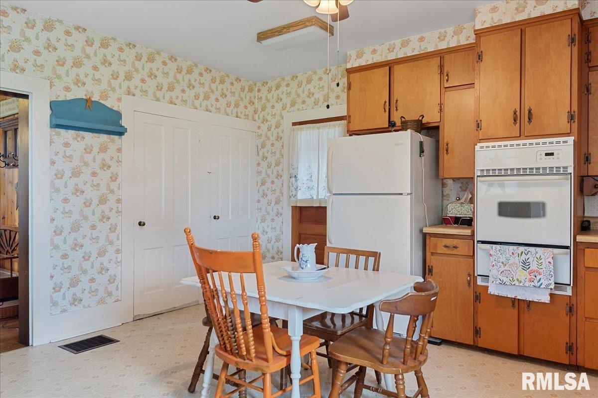 586 Moore Street Milton, IL 62352 - Photo 15 of 50 Gallery Image 15