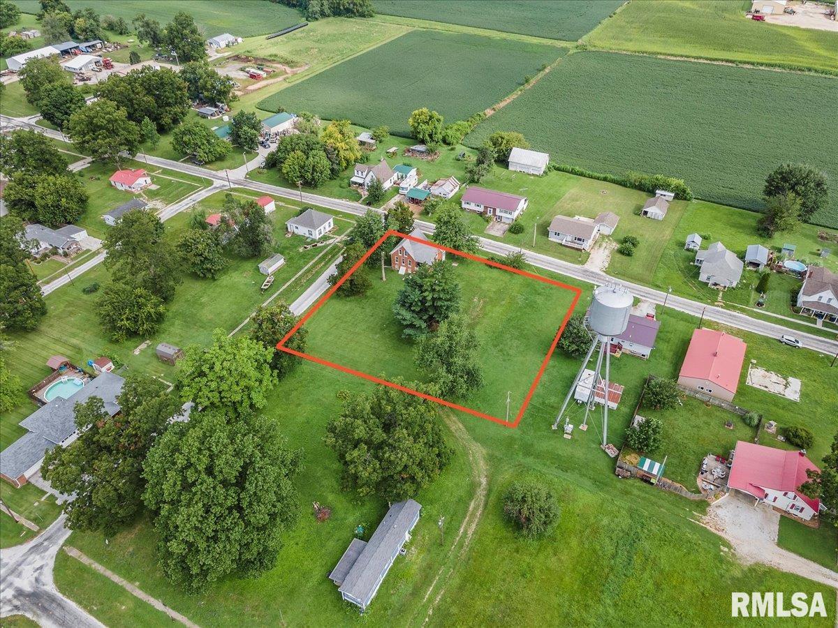 586 Moore Street Milton, IL 62352 - Photo 2 of 50 Gallery Image 2
