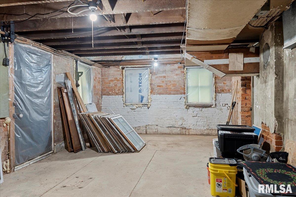 586 Moore Street Milton, IL 62352 - Photo 40 of 50 Gallery Image 40