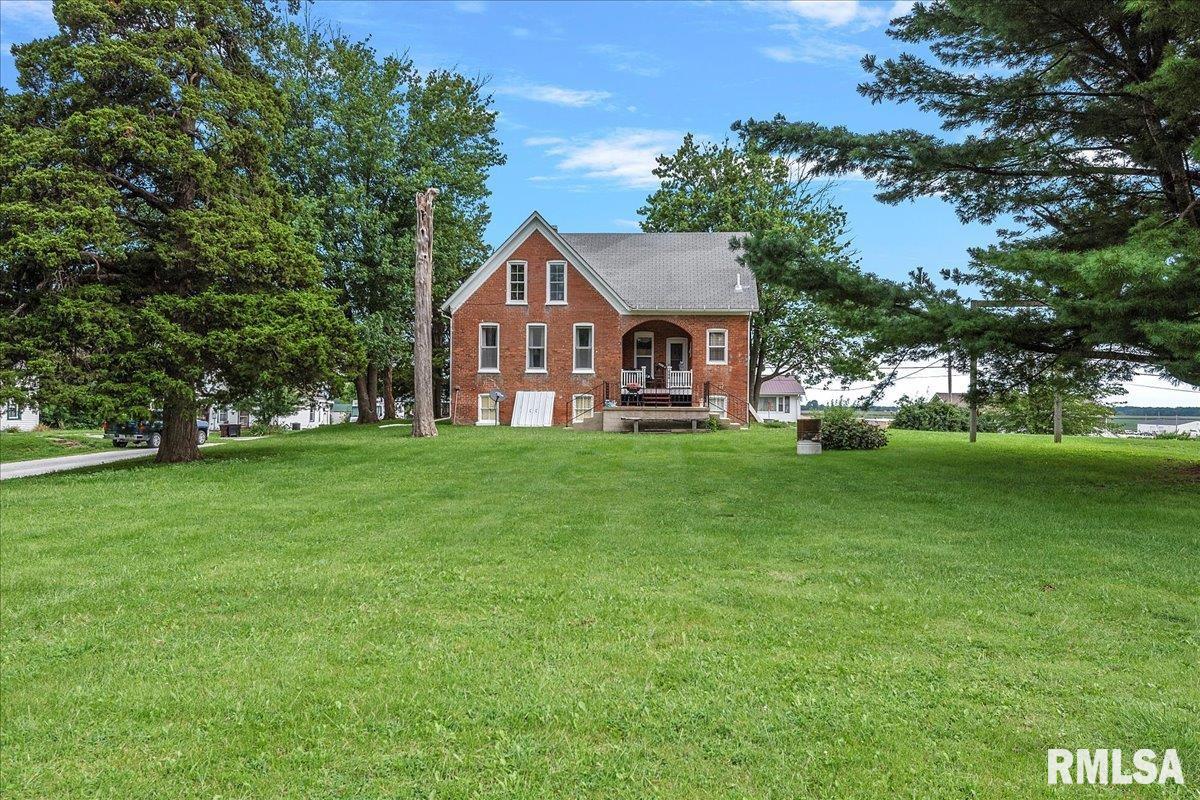 586 Moore Street Milton, IL 62352 - Photo 4 of 50 Gallery Image 4