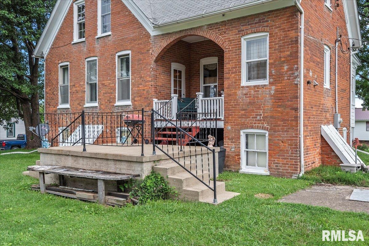 586 Moore Street Milton, IL 62352 - Photo 6 of 50 Gallery Image 6