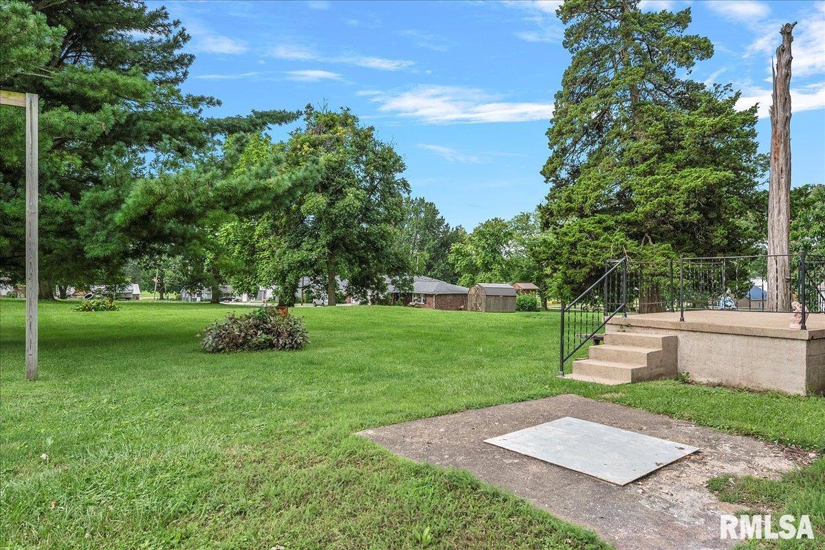 586 Moore Street Milton, IL 62352 - Photo 7 of 50 Gallery Image 7