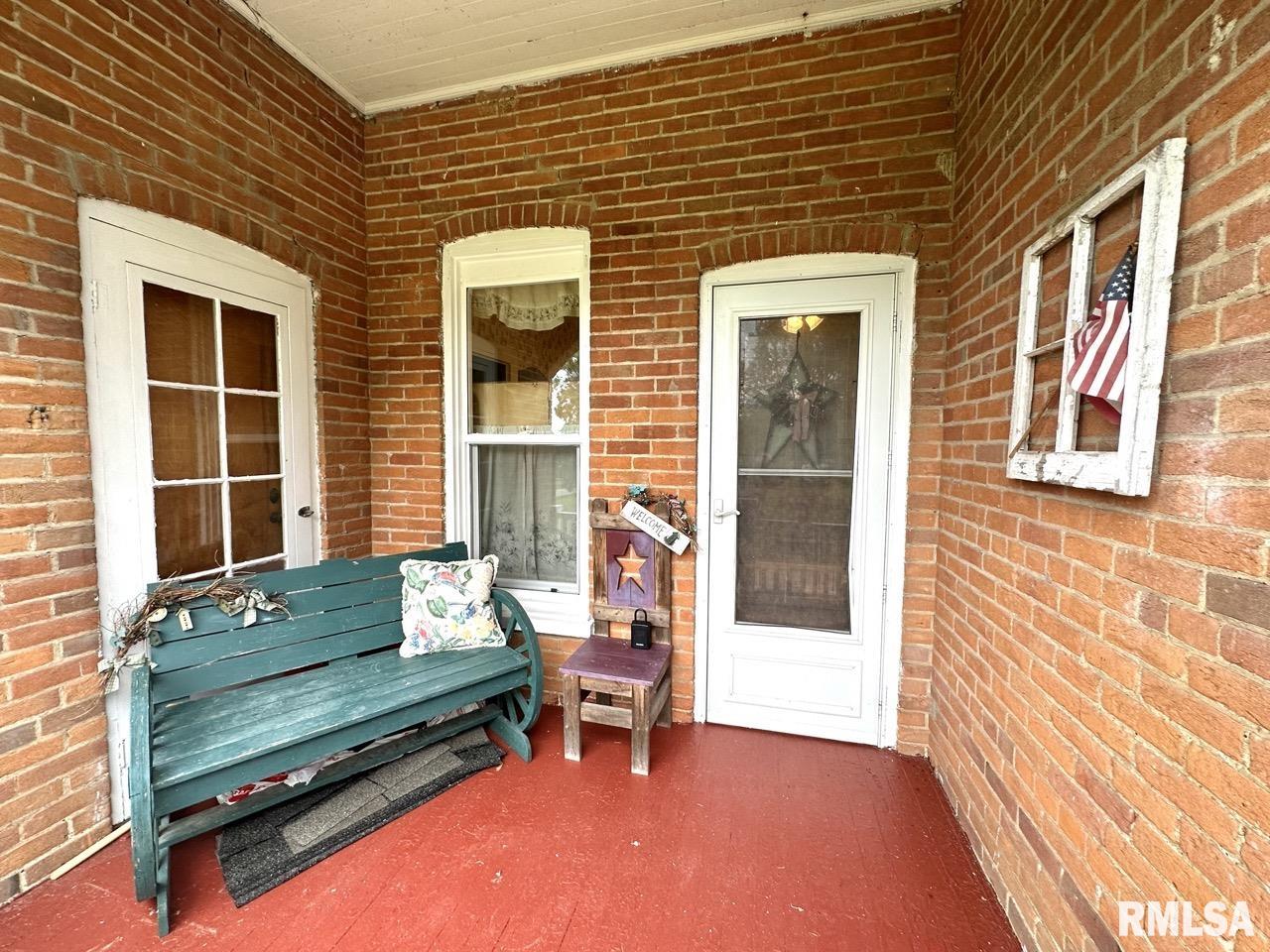 586 Moore Street Milton, IL 62352 - Photo 10 of 50 Gallery Image 10