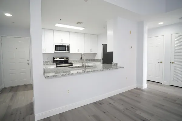 $2,695 | 1200 Town Center Drive, Unit 409, Jupiter, FL 33458