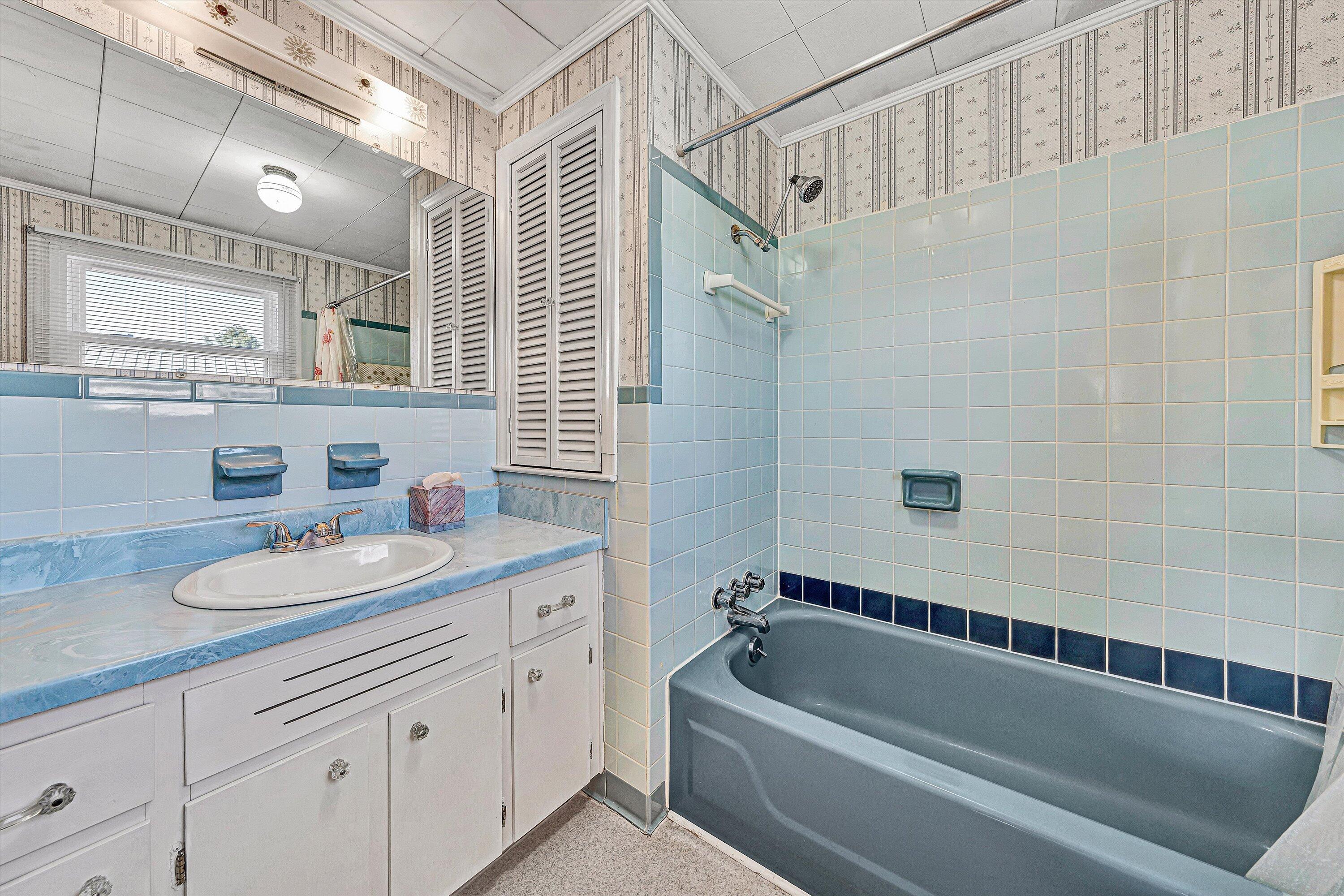 690 Scuffling Hill Road Rocky Mount, VA 24151 - Photo 15 of 24 Primary Bath