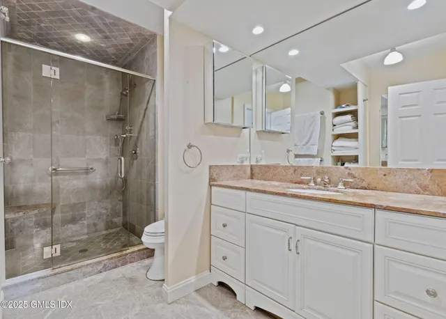 $995,000 | 4 Putnam Hill, Unit 4G, Greenwich, CT 06830