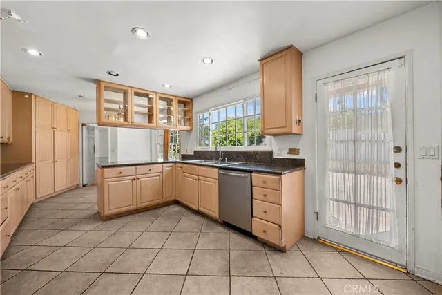 $2,750,000 | 11120 Sunset Boulevard, Los Angeles, CA 90049