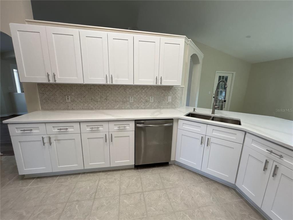 17180 Southeast 115th Terrace Road Summerfield, FL 34491 - Photo 3 of 33