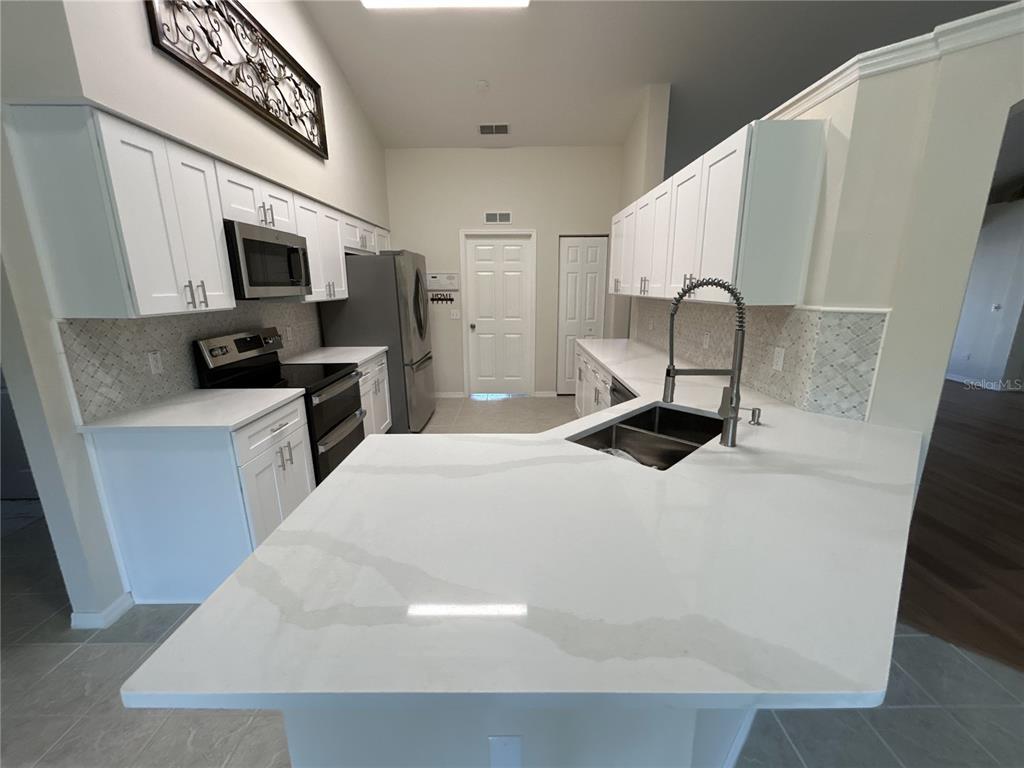 17180 Southeast 115th Terrace Road Summerfield, FL 34491 - Photo 4 of 33