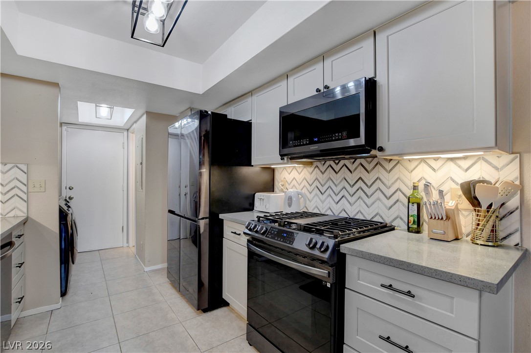 4407 Shortleaf Street Las Vegas, NV 89119 - Photo 7 of 17