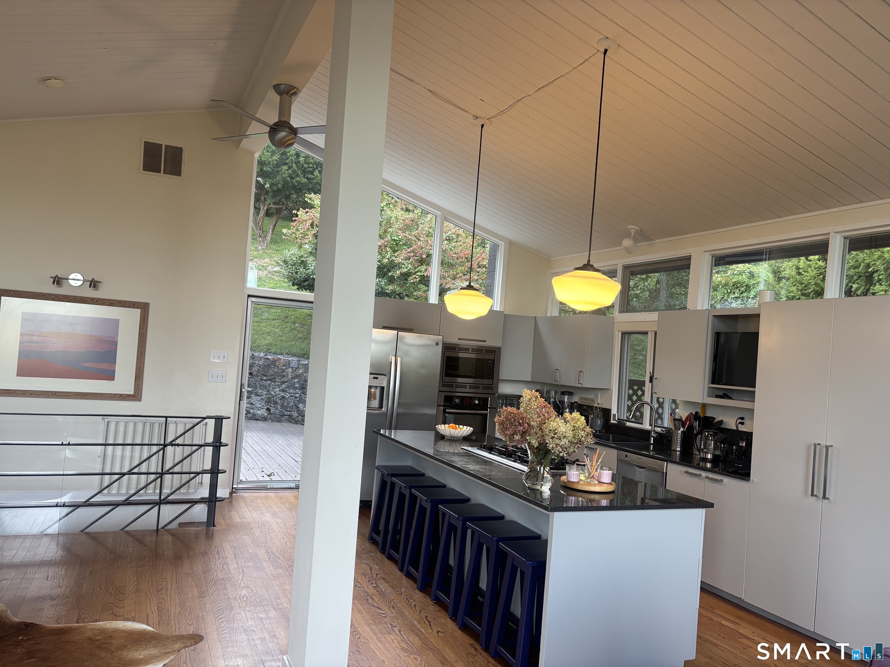 22 Dock Road Norwalk, CT 06854 - Photo 4 of 28 Gallery Image 4