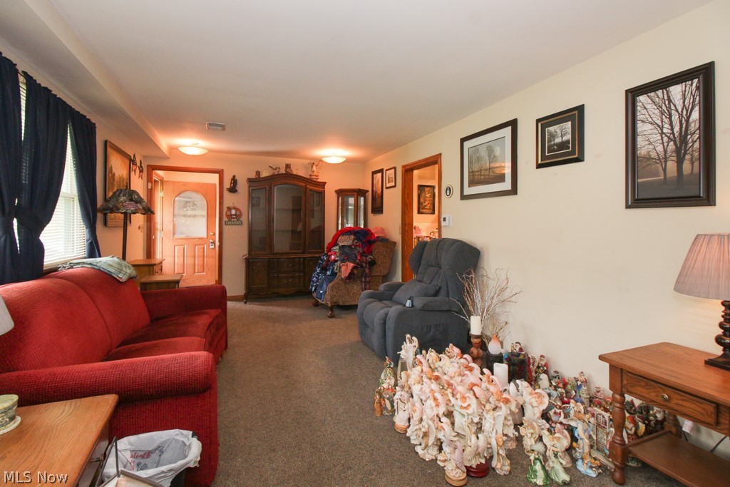 2415 Pressler Road Akron, OH 44312 - Photo 4 of 25 Gallery Image 4