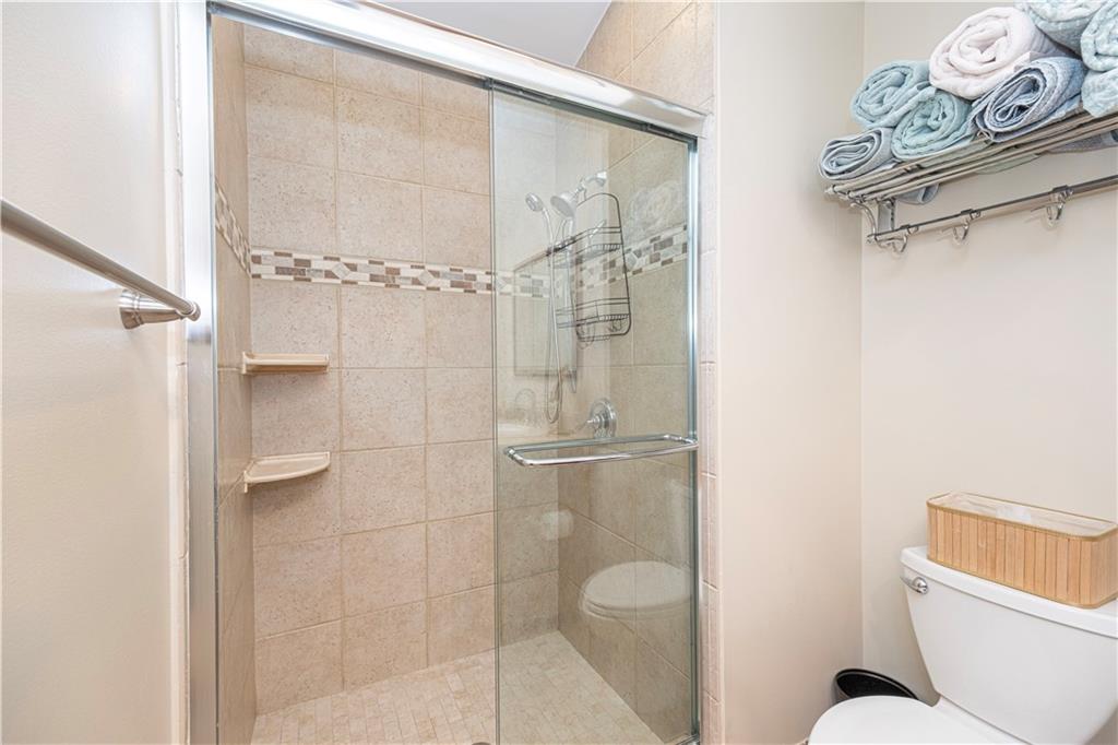 602 Hemlock Road Coraopolis, PA 15108 - Photo 22 of 40 a bathroom with a shower and toilet