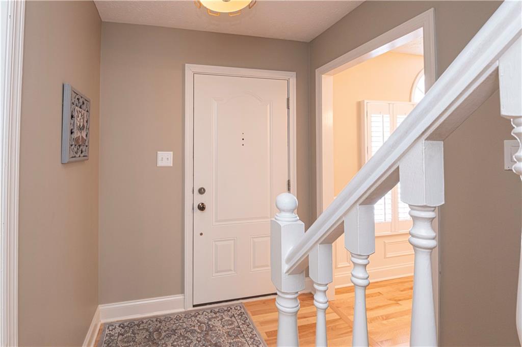 602 Hemlock Road Coraopolis, PA 15108 - Photo 4 of 40 a view of entryway