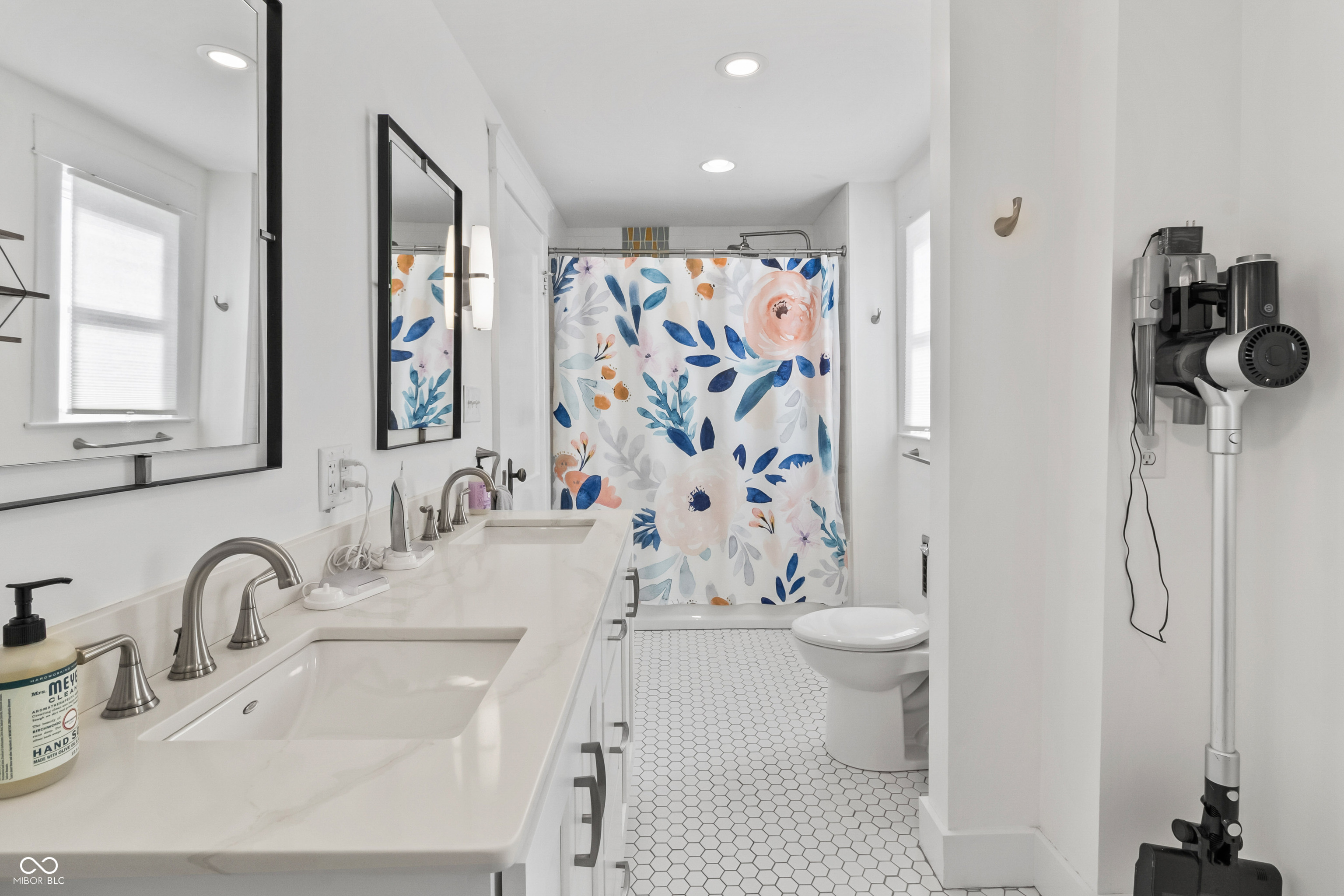 1605 Leonard Street Indianapolis, IN 46203 - Photo 33 of 76