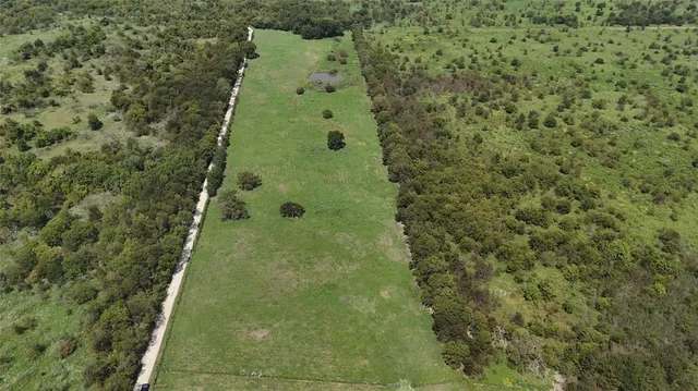 $325,000 | 8410 Northwest County Road 0090, Corsicana, TX 75110