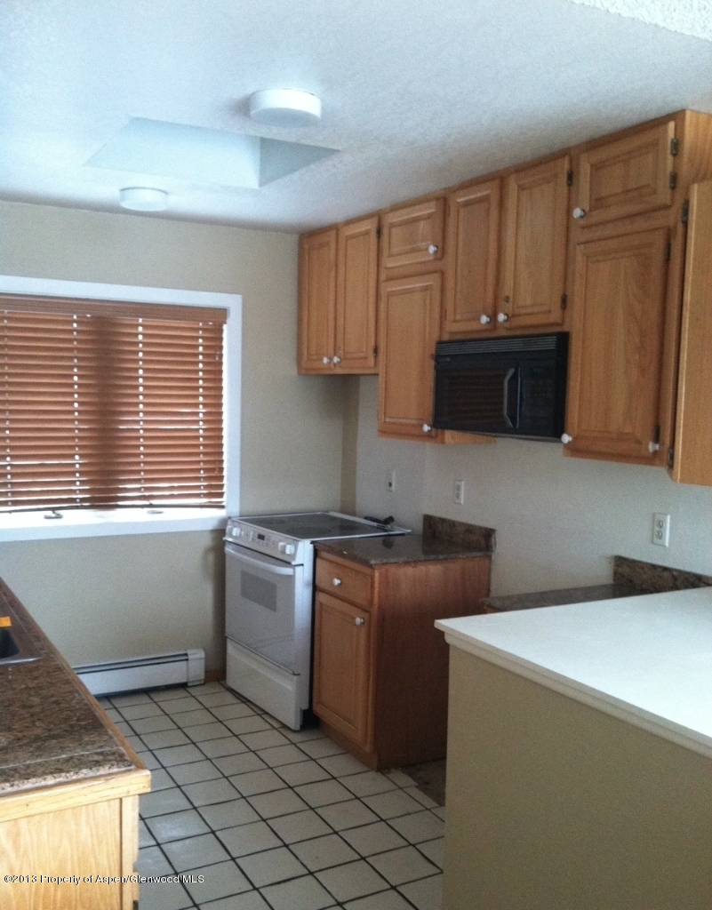 121 Meadow Ranch Road, Unit E2A Snowmass Village, CO 81615 - Photo 2 of 6 Kitchen
