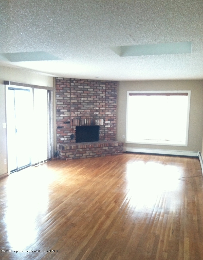 121 Meadow Ranch Road, Unit E2A Snowmass Village, CO 81615 - Photo 3 of 6 Living Room