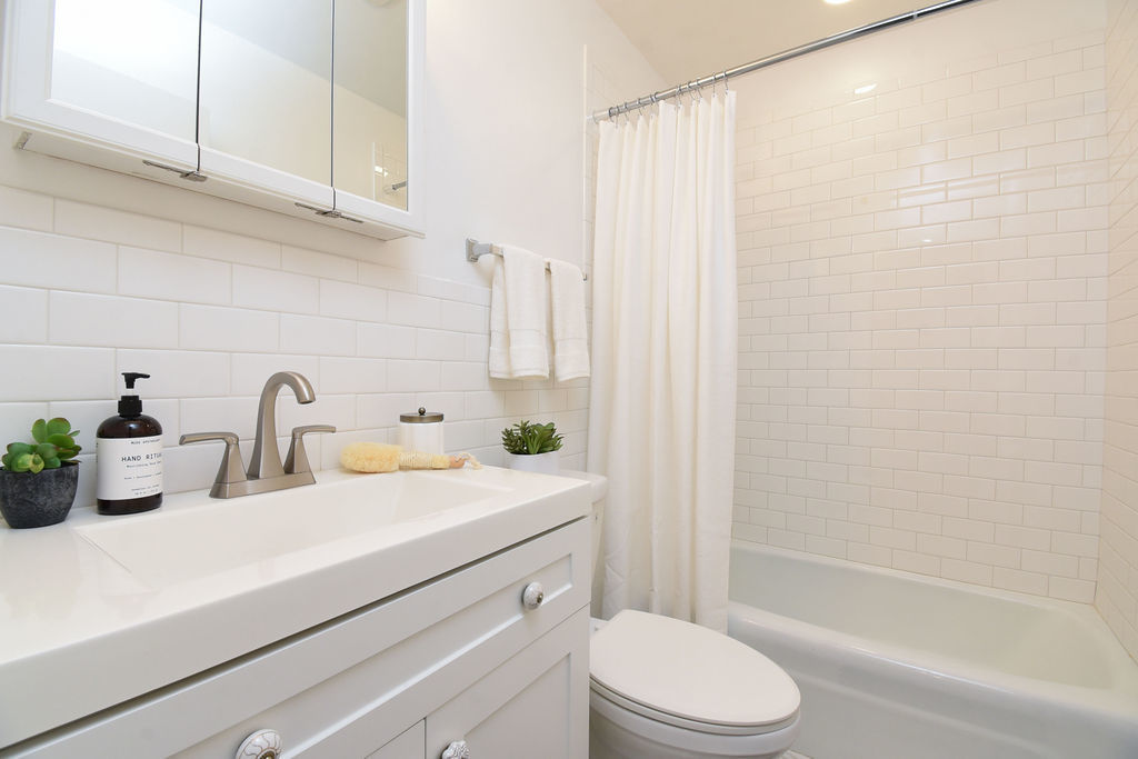 10357 Dearlove Road, Unit 1J Glenview, IL 60025 - Photo 16 of 25 Gallery Image 16