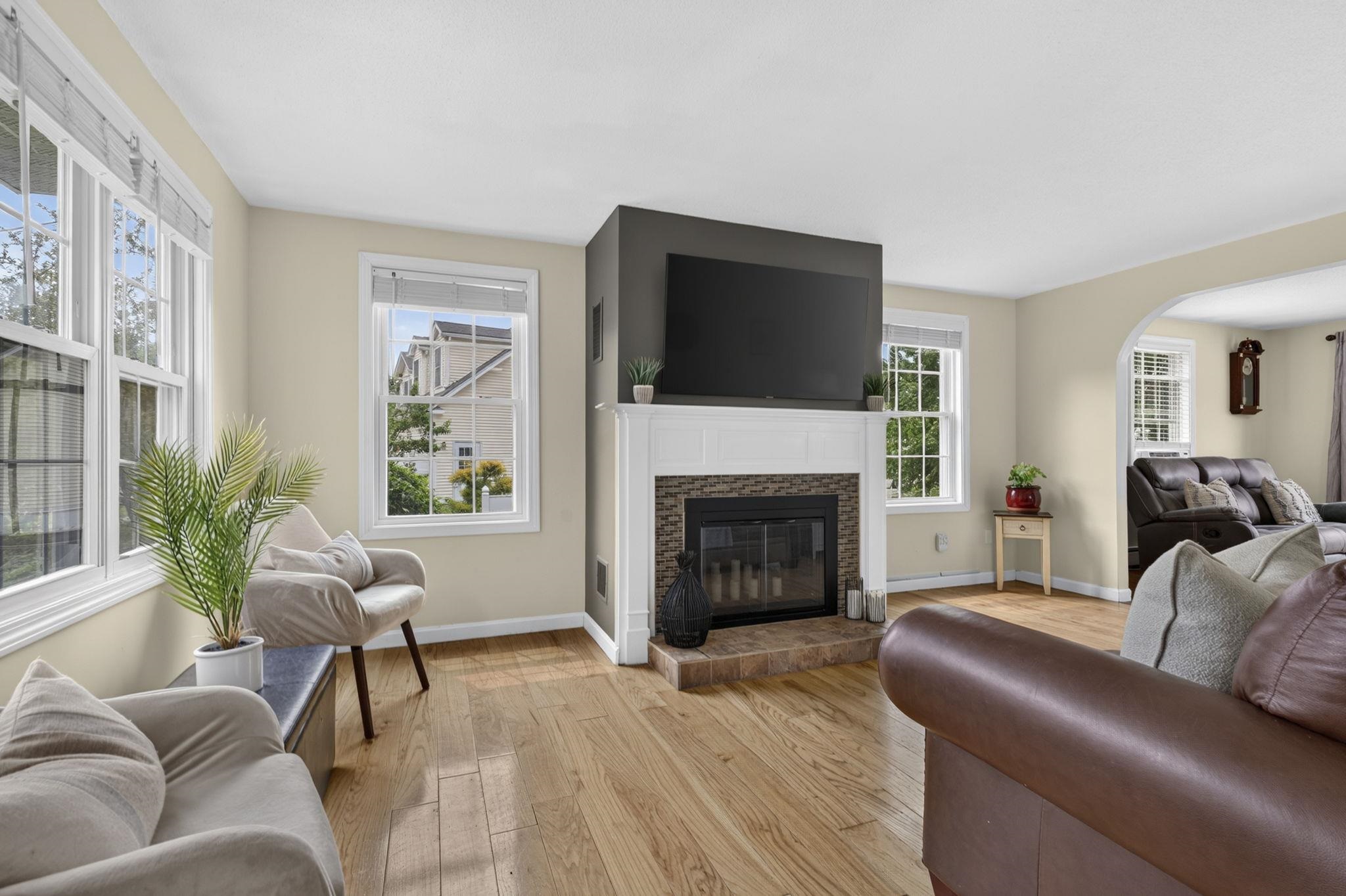284 Corning Road Manchester, NH 03109 - Photo 6 of 49 Gallery Image 6