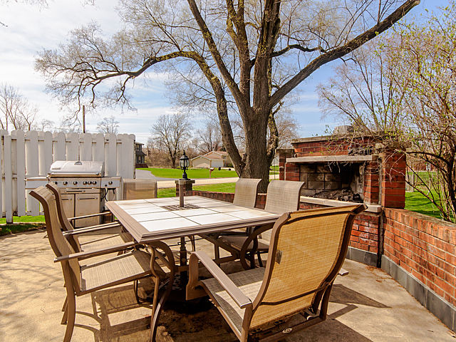 N672 Barry Avenue Wheaton, IL 60187 - Photo 21 of 23
