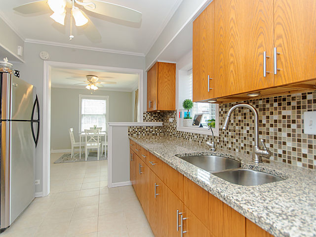 N672 Barry Avenue Wheaton, IL 60187 - Photo 8 of 23