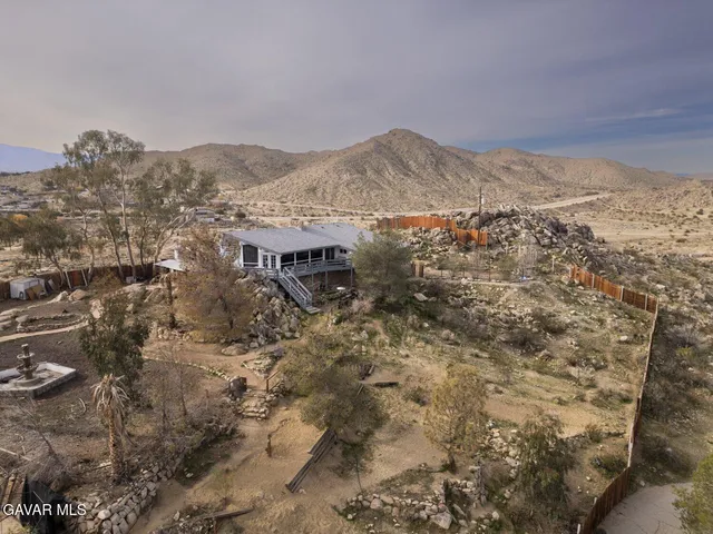 a view of a sky view