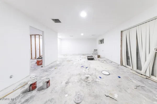 $4,000 | 16822 Glenfall Avenue, Palmdale, CA 93591