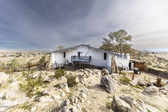 $4,000 | 16822 Glenfall Avenue, Palmdale, CA 93591