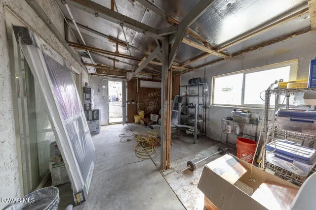 $4,000 | 16822 Glenfall Avenue, Palmdale, CA 93591