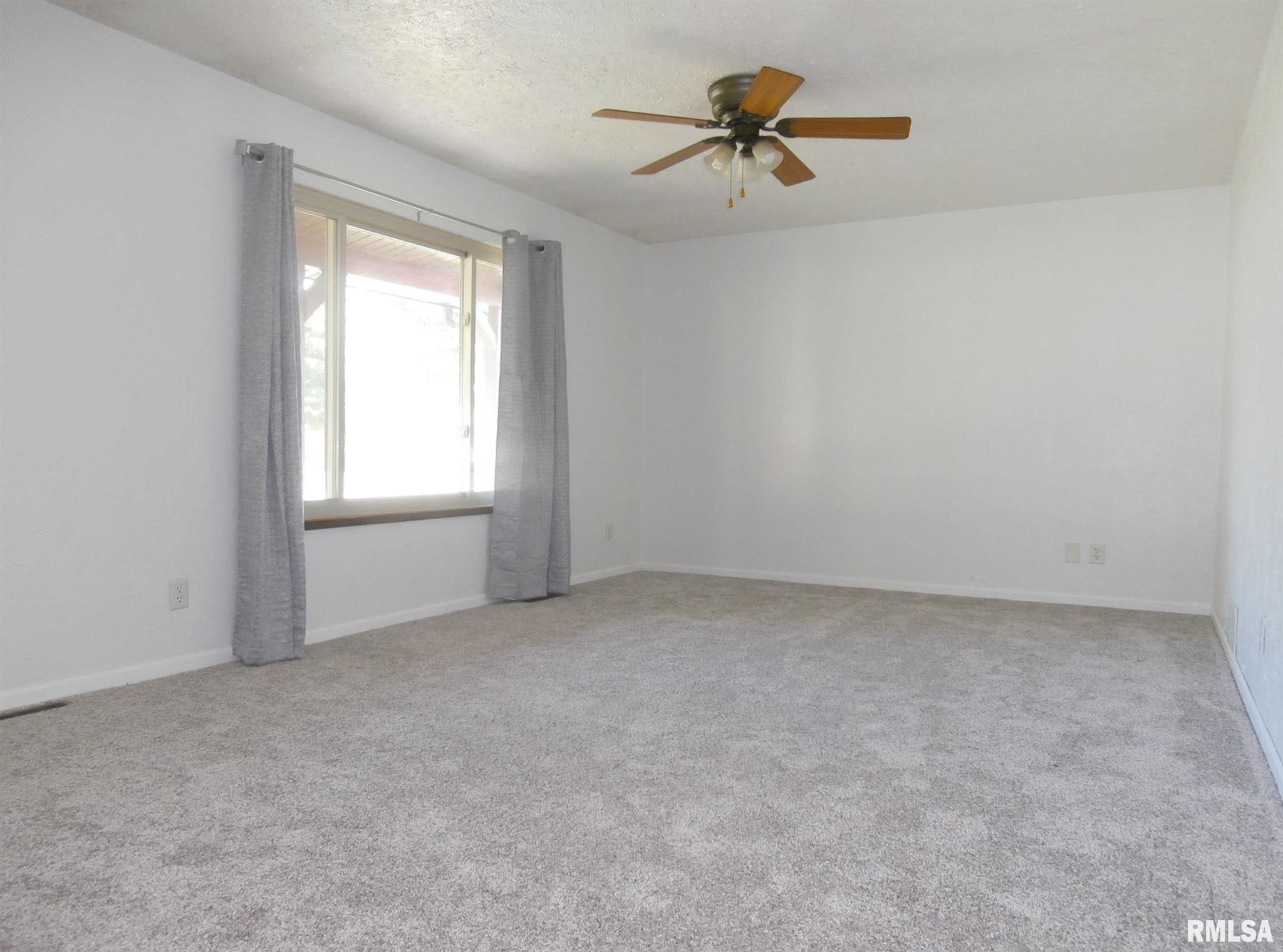 300 Sheridan Road Pekin, IL 61554 - Photo 2 of 16 Gallery Image 2