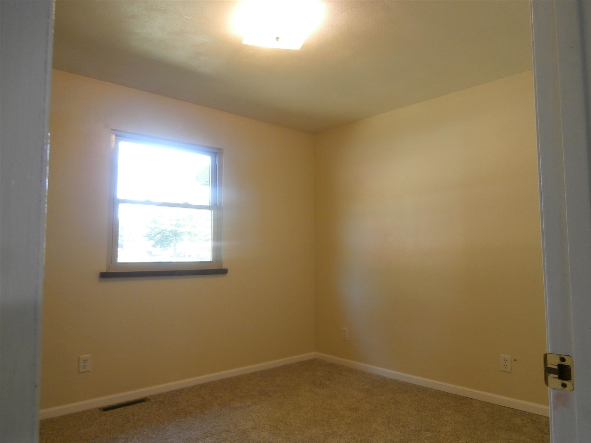 300 Sheridan Road Pekin, IL 61554 - Photo 12 of 16 Gallery Image 12