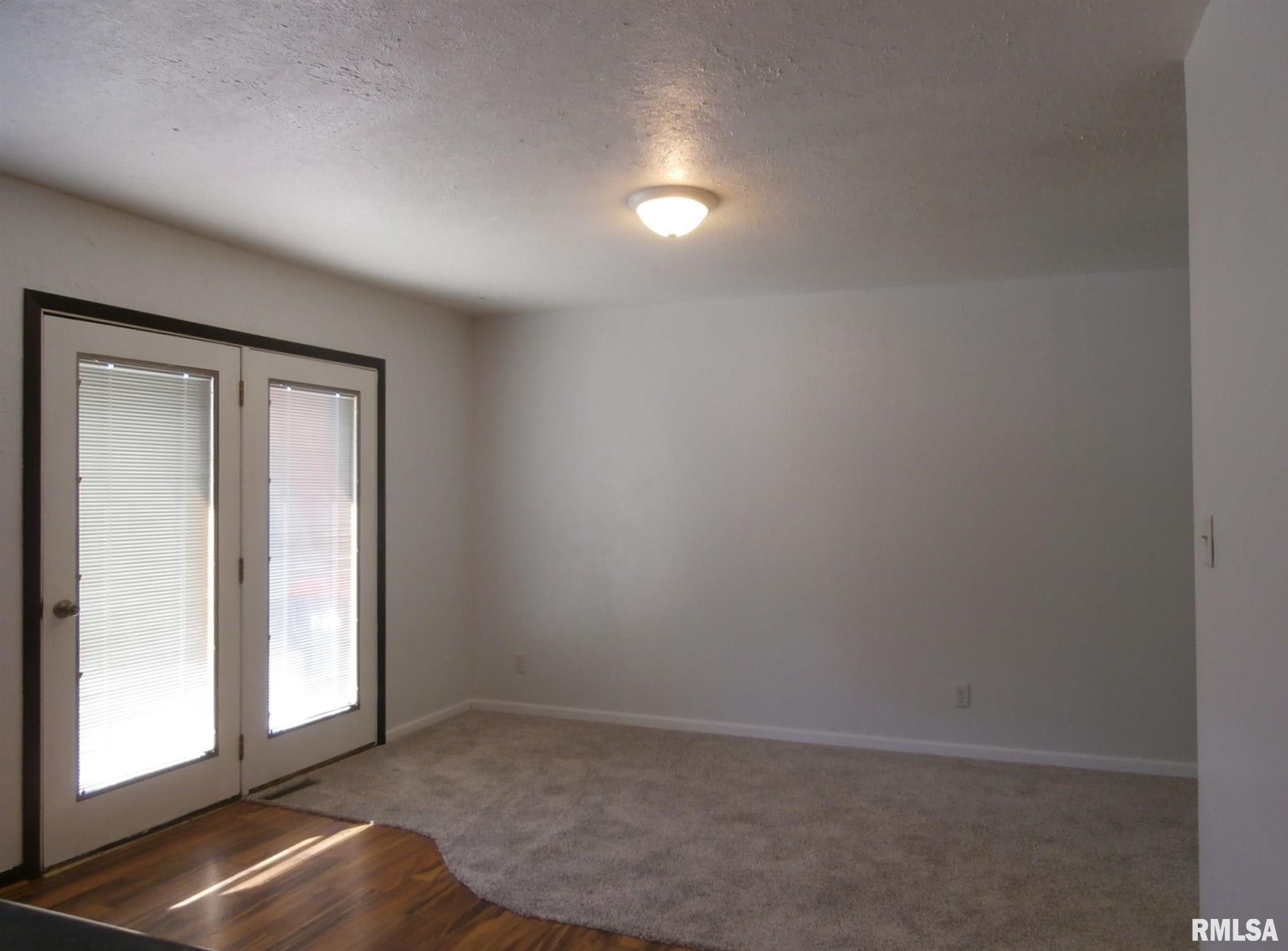 300 Sheridan Road Pekin, IL 61554 - Photo 4 of 16 Gallery Image 4