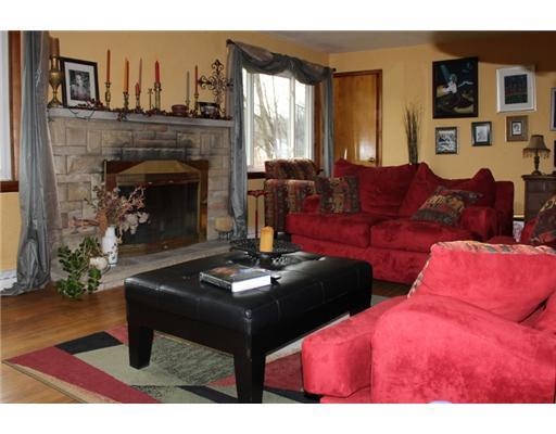 4052 Tuscarawas Road Beaver, PA 15009 - Photo 7 of 16 Living Room.