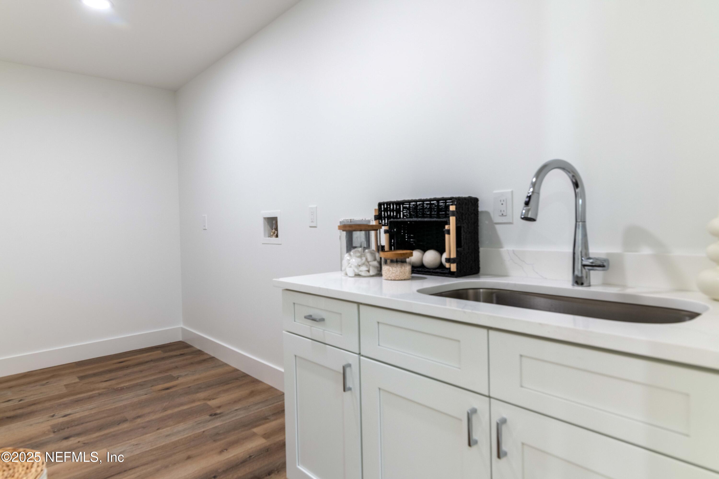 5084 A1A South St. Augustine, FL 32080 - Photo 11 of 31 Laundry room