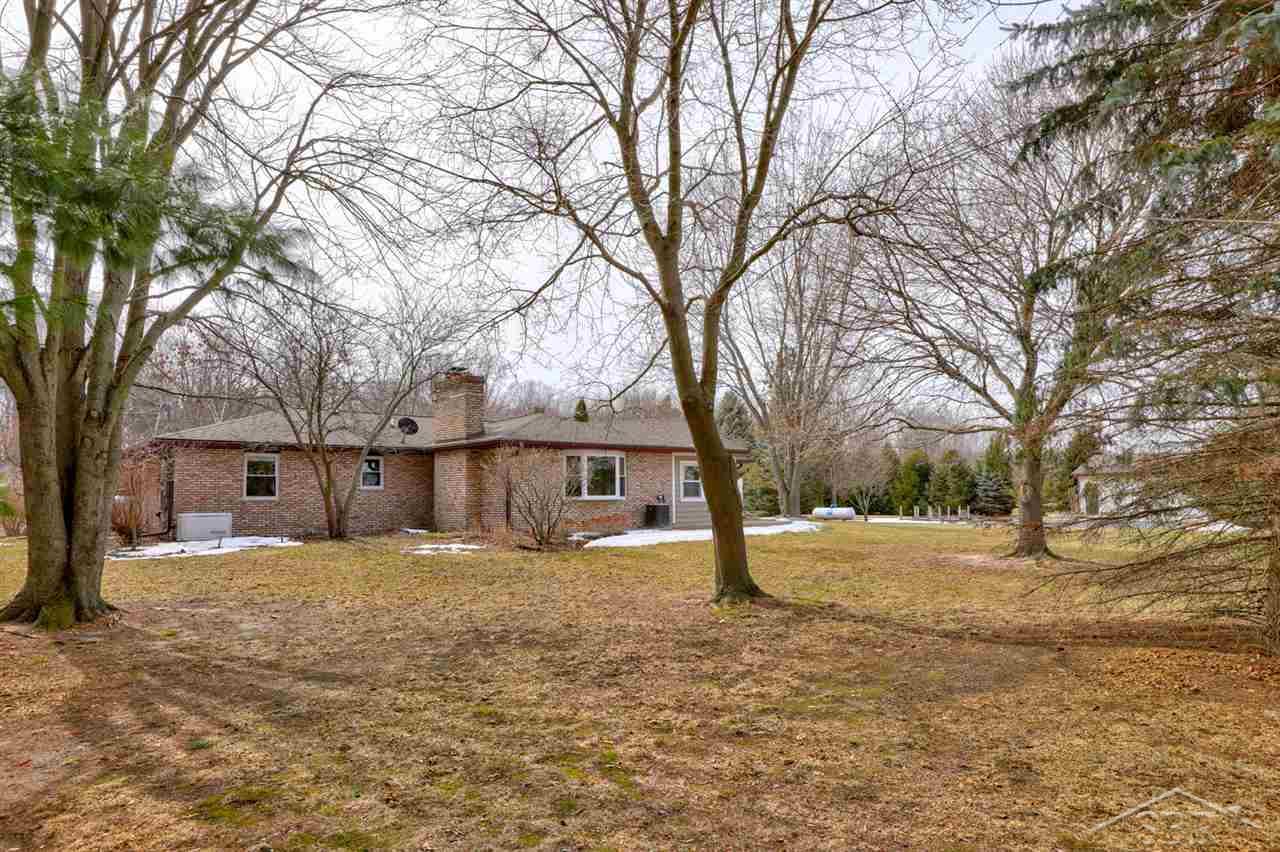 13860 Frost Road Hemlock, MI 48626 - Photo 39 of 54 50035987-38.JPG