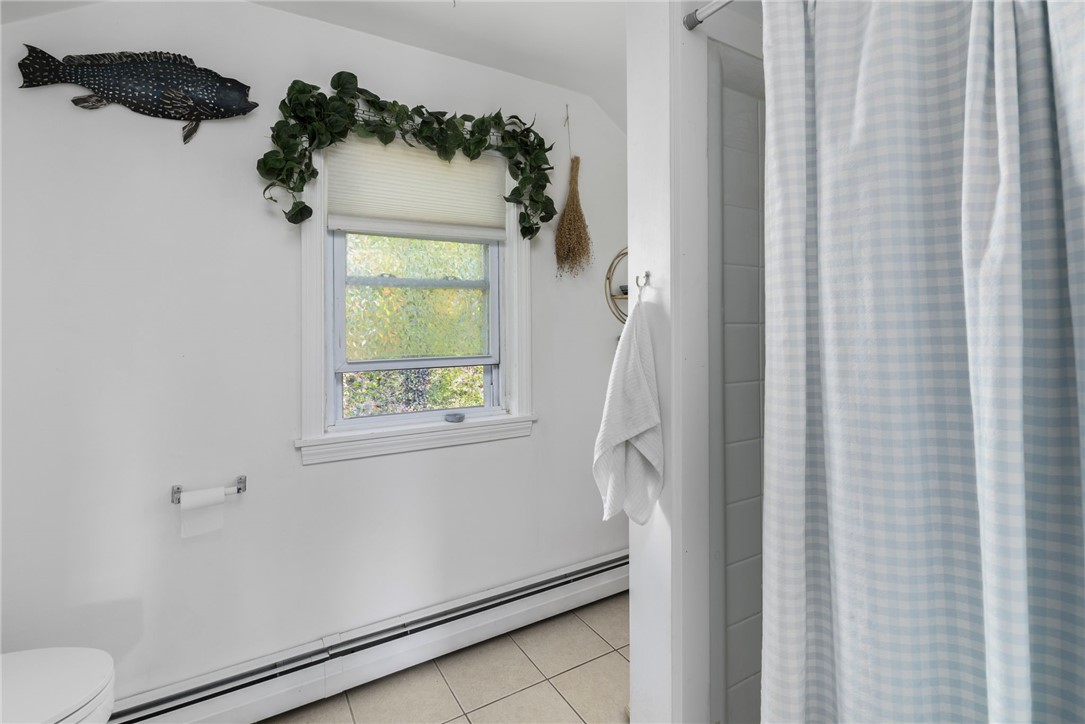89 Knowles Street Providence, RI 02906 - Photo 41 of 48 2nd floor upper level full bathroom